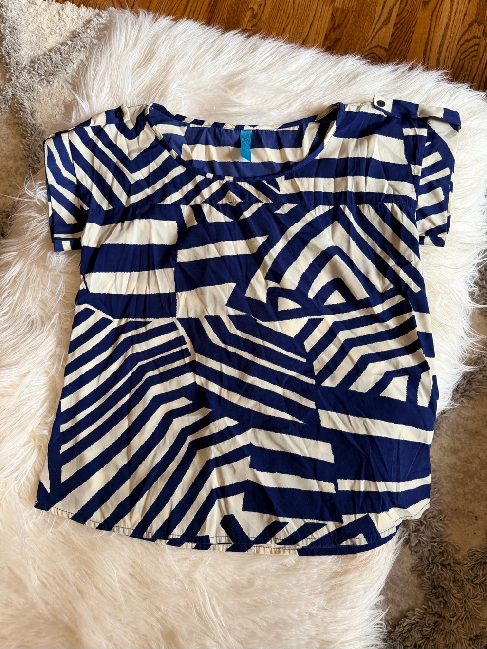 LACAUSA Navy and Cream Geometric Short Sleeve Blouse